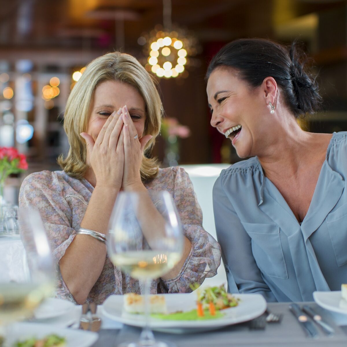 7 Steps to Becoming a Happy Person Others Want to Be Around